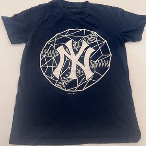 Yankees boys tshirt MLB SIZE 8 new york